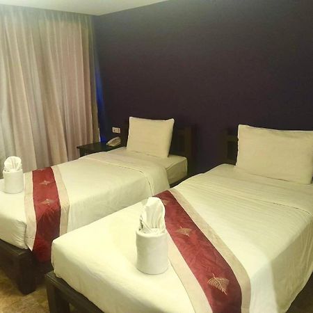 בנגקוק All Together Suite Hotel מראה חיצוני תמונה