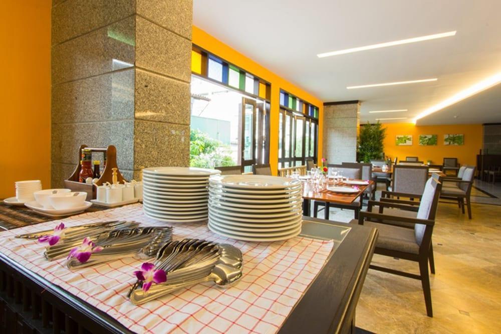 בנגקוק All Together Suite Hotel מראה חיצוני תמונה
