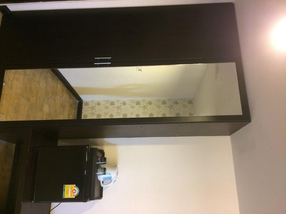 בנגקוק All Together Suite Hotel מראה חיצוני תמונה