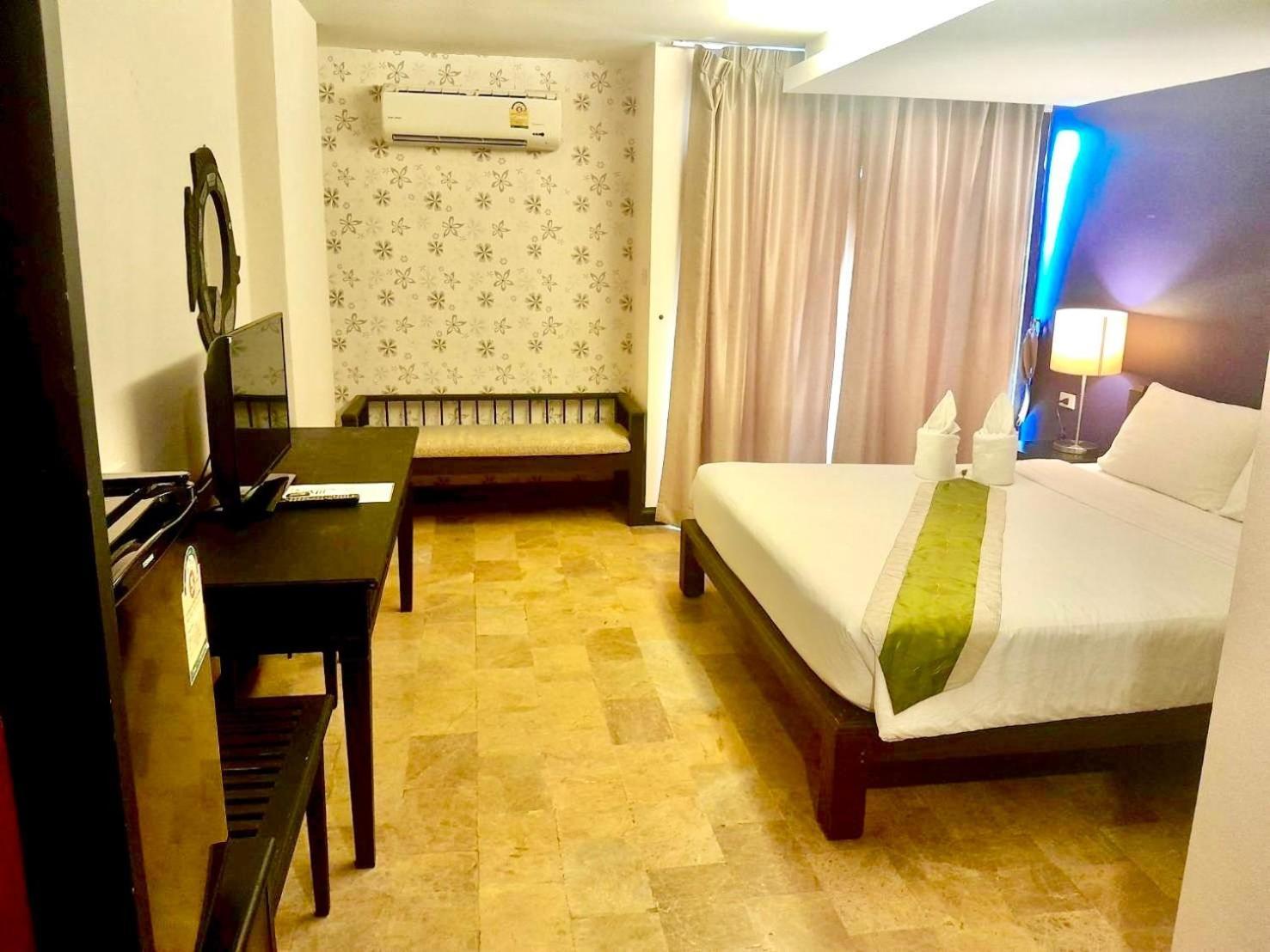 בנגקוק All Together Suite Hotel מראה חיצוני תמונה