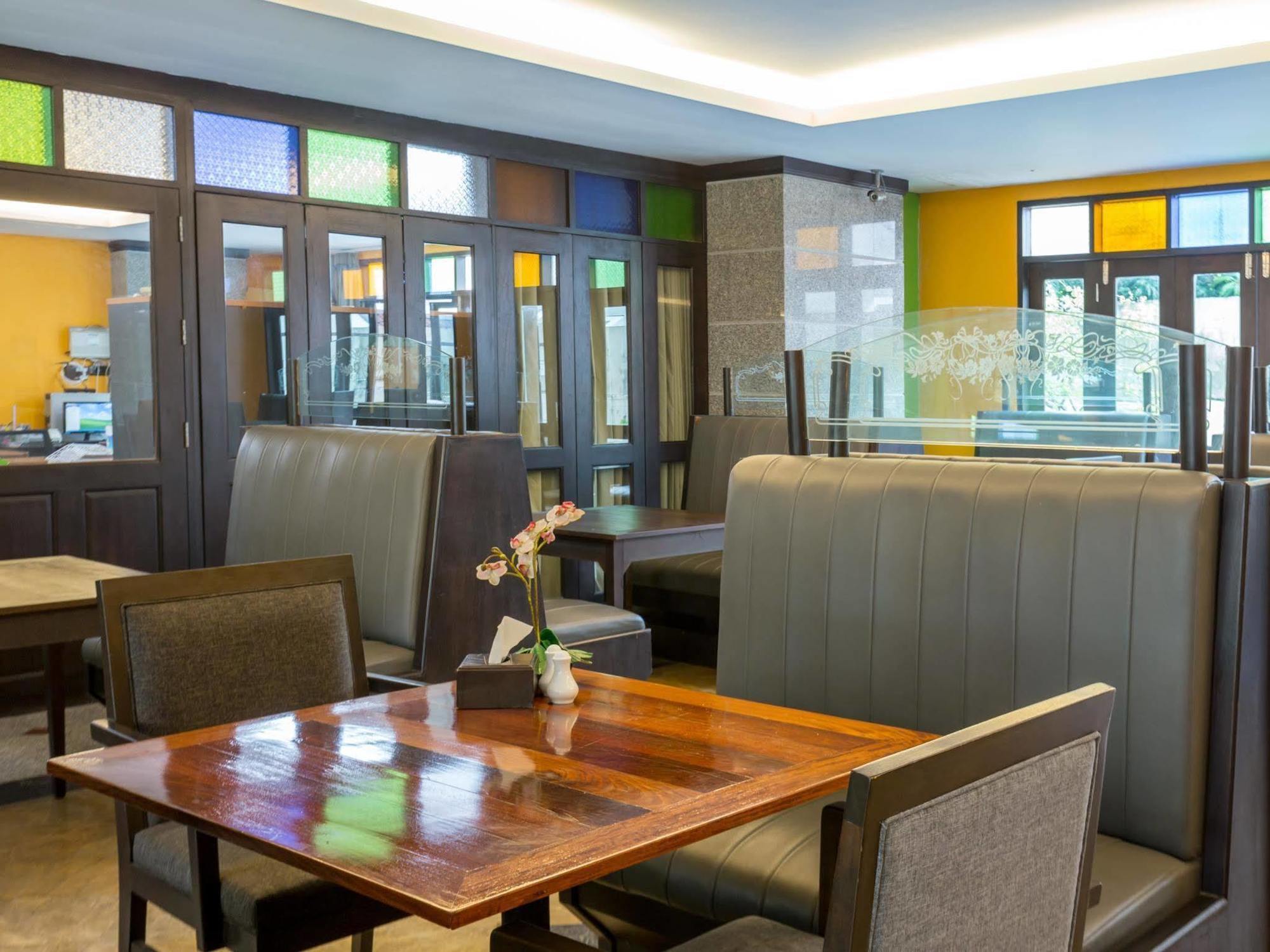 בנגקוק All Together Suite Hotel מראה חיצוני תמונה
