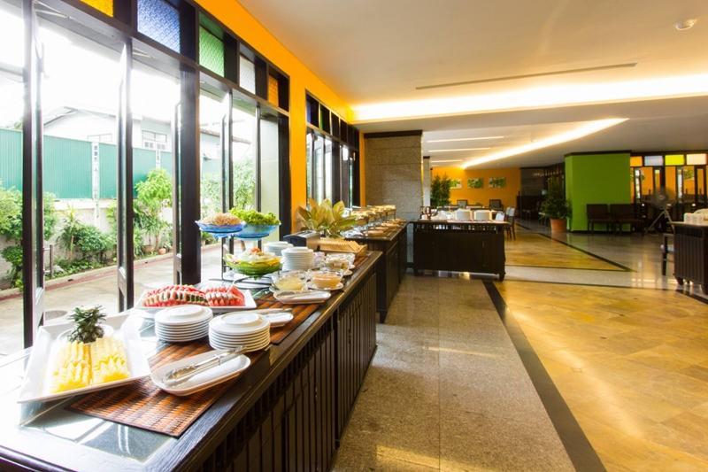 בנגקוק All Together Suite Hotel מראה חיצוני תמונה