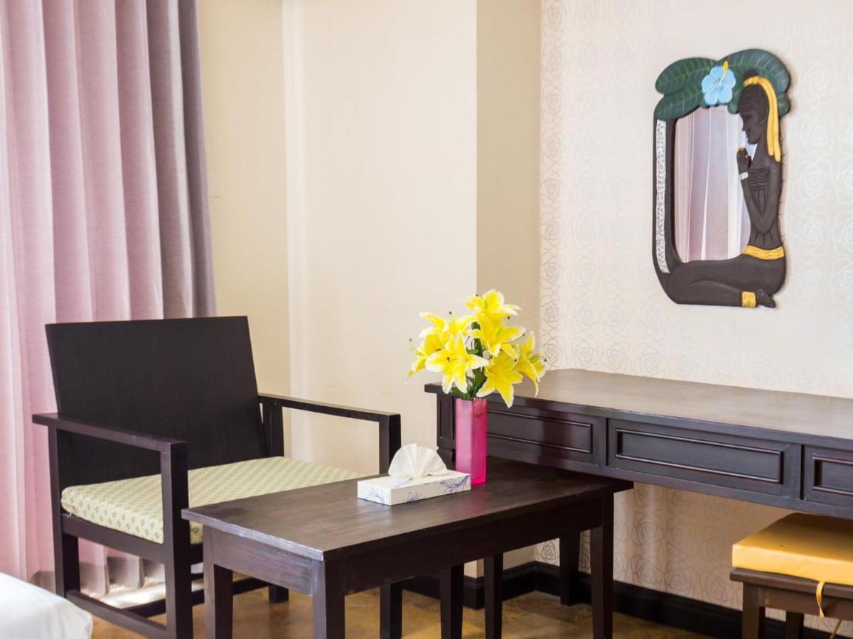 בנגקוק All Together Suite Hotel מראה חיצוני תמונה